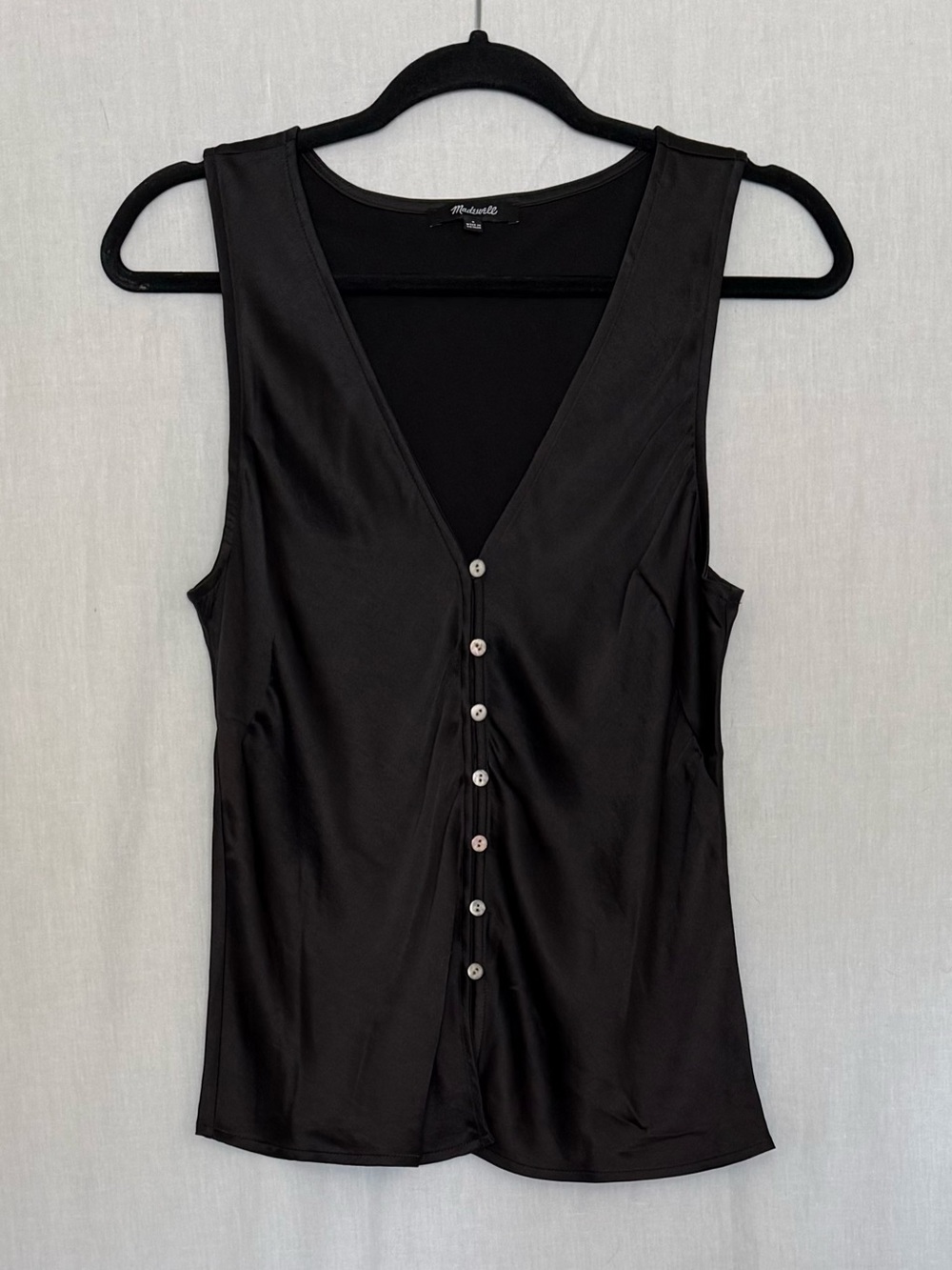 Madewell Emily Women’s Black Satin V-Neck Sleeveless Button-Front Blouse Size 4